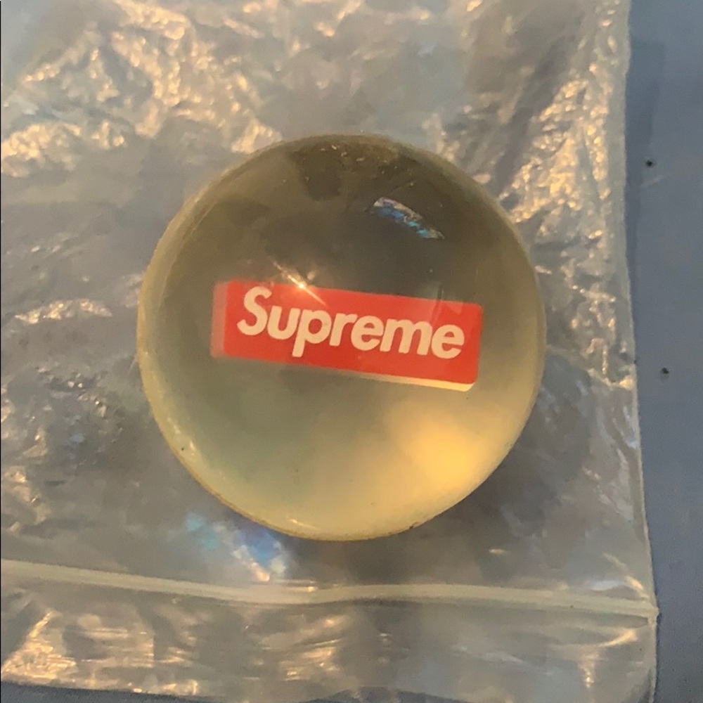 SUPREME BOUNCY BALLS